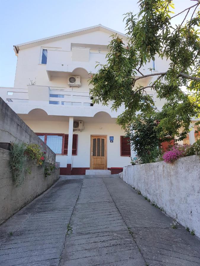 Comfort Apartment On The Beach Кали Экстерьер фото