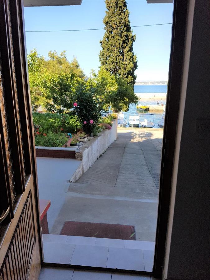 Comfort Apartment On The Beach Кали Экстерьер фото